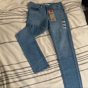 Brand new Levi’s 311 Shaping Skinny jeans